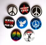 8 Anti Kriegs-Buttons