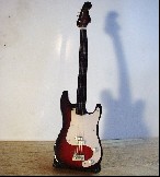 Mini-Bassgitarre 4