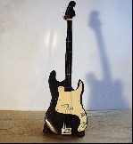 Mini-Bassgitarre 3